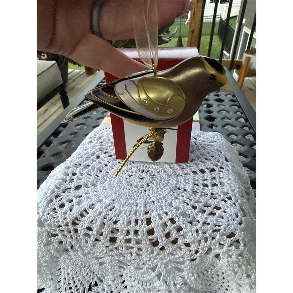 Hallmark  Keepsake EVENING GROSBEAK 2021  #17 in Beauty of Birds Series Ornament